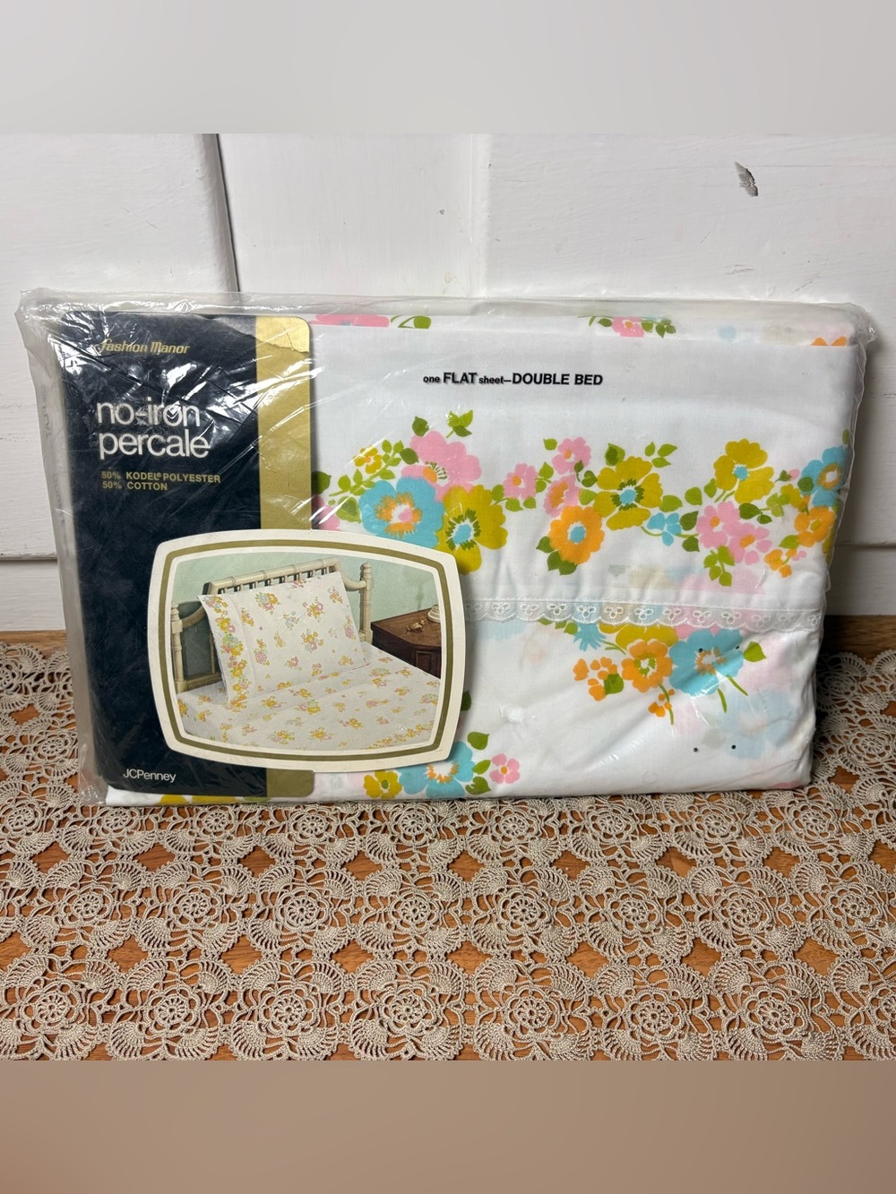 Vintage 70s JcPenney Fashion Manor Bright Groovy Floral Full Size Flat Sheet